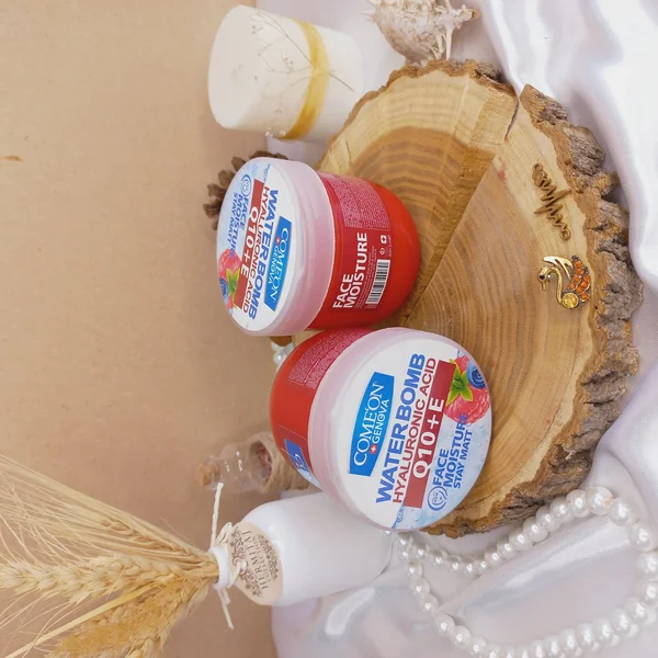 کرم بمب آبرسان میوه های قرمز کامان مدل Q10+E | پخش عمده