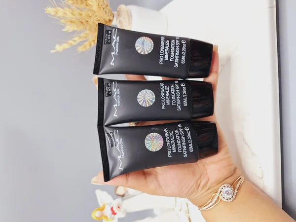 کرم پودر تیوپی مک 24 ساعته پوشانندگی بالا کد 86001