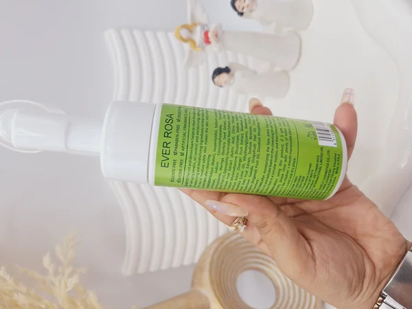 فوم براش دار آبرسان آلوئه ورا برند ایور رزا کد 0551