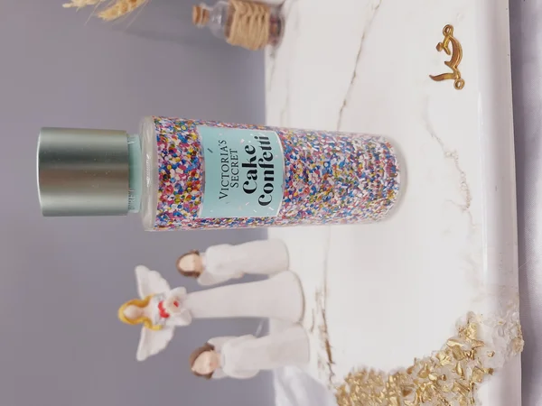 بادی اسپلش مدل cake confetti حجم 250 میل برند ویکتوریا سکرت