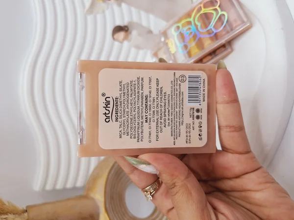 پالت هایلایتر 5 کاره خرسی برند آرت اسکین کد 976106