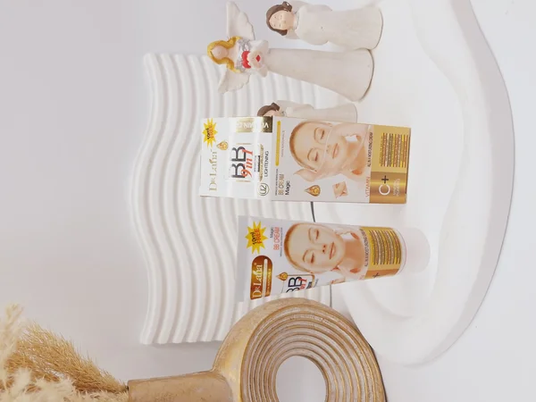 BB کرم دارای ویتامین سی با کاور بالا و پوشانندگی عیوب کد 3820