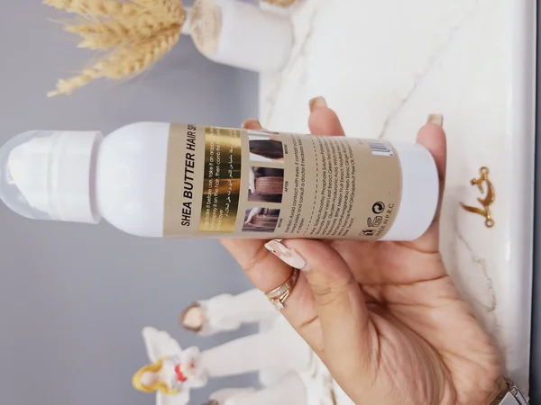 اسپری مو کره شیا مناسب برای درخشان کننده و صاف کنندگی مو برند Potosolo کد p-8009