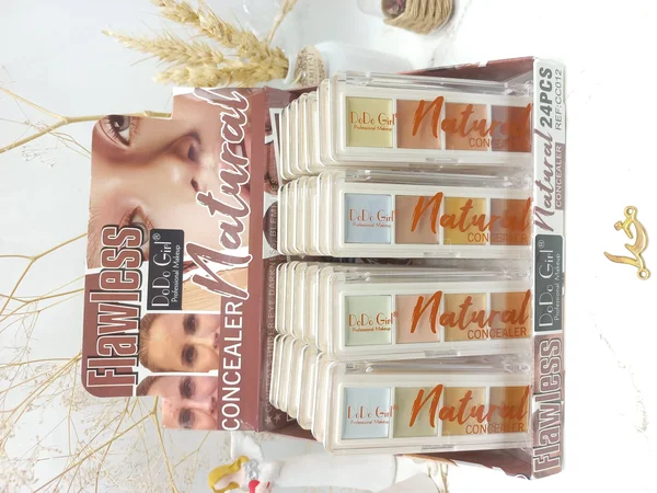 پالت کانسیلر 4 رنگ برند معروف دودگرل DoDo Girl کد c012