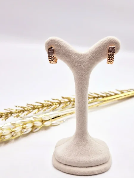 گوشواره طلایی طرح بافت نگینی برند ژوپینگ