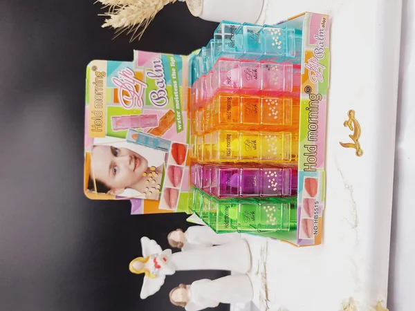 بالم لب رنگی طرح مکعبی هولد مورنینگ Hold morning کد HB5515