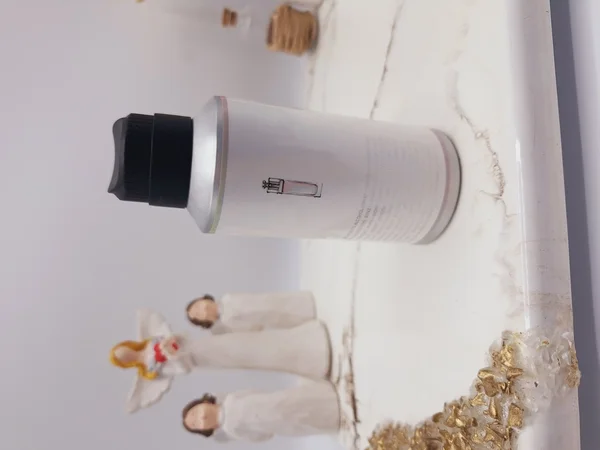 بادی اسپلش خوشبوو و ماندگار مدل Dior Addict (جلد سفید و سبز)