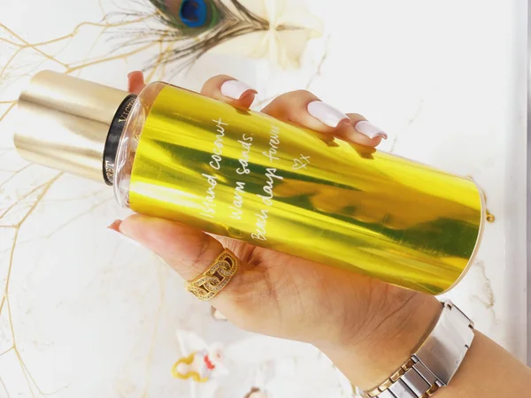 بادی میست ویکتوریا سکرت Coconut Passion اورجینال ( رایحه شیرین و وانیلی)