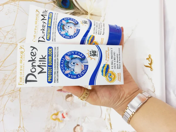 کرم ضدآفتاب  روشن کننده و مات کننده شیر الاغ SPF90 وکالی Wokali کد HA3086