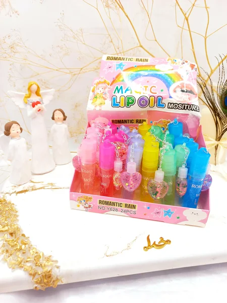 لیپ گلاس و برق لب آویز دار قلبی رمانتیک راین ROMANTIC  RAIN کد Y628