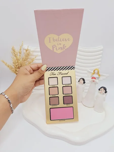 پالت سایه Too Faced مدل قلب صورتی عاشقانه ( کارتن صورتی)