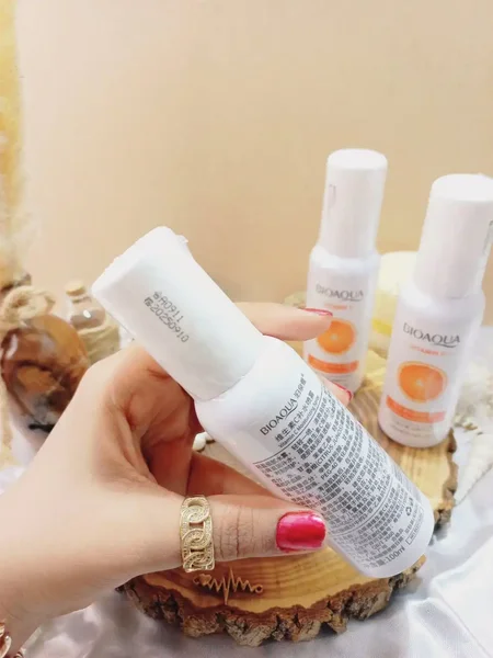 اسپری مرطوب کننده صورت حاوی ویتامین c حجم 100 میل بیوآکوا BIOAQUA کد BQY79256