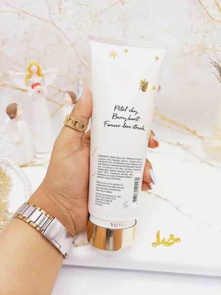 لوسیون معروف مرطوب کننده بدن 236 میل Star gazer برند ویکتوریا سکرت کد 4460