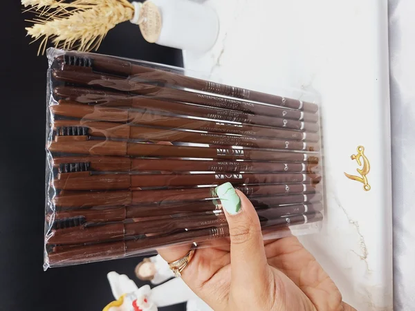 مداد ابرو بسته 12 عددی همراه با فرچه برند واو VOV اورجینال کد 3758