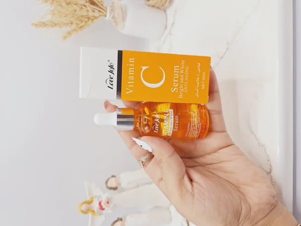 سرم ویتامین سی روشن کننده پوست برند Love JoJo کد 1128