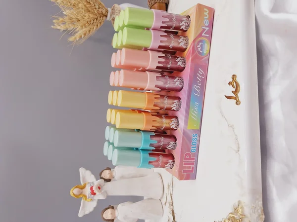 لیپ گلاس شاین دار طرح آبنباتی برند میس بتی Miss Betty کد L1129