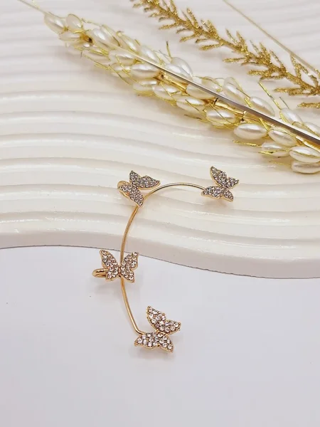 گوشواره ایرکاف طرح پروانه طلایی بدون نیاز به سوراخ کردن گوش