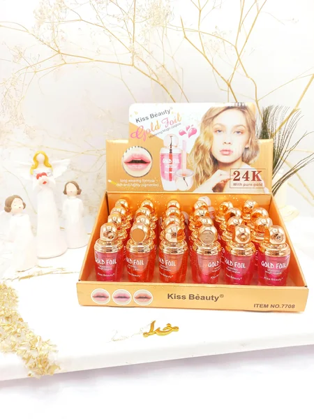 لیپ گلاس و برق لب حرارتی کیفیت عالی کیس بیوتی kiss beauty کد  7708