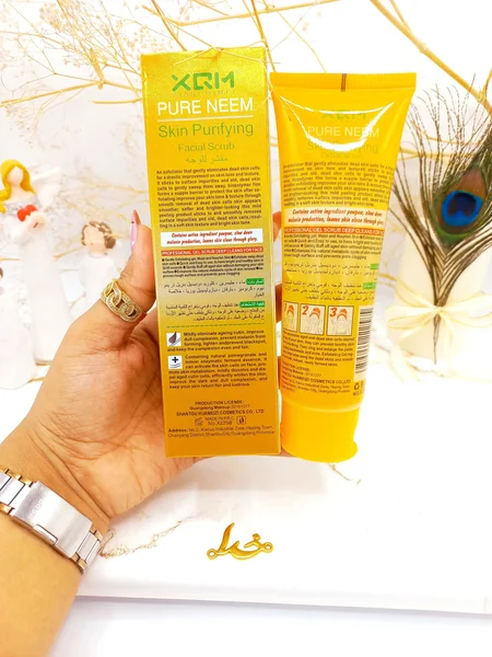  ژل اسکراب لایه بردار و روشن کننده 92 درصد صورت و بدن (پاپایا) XQM کد 2585