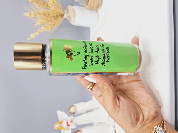 بادی اسپلش 250 ml شاین دار ویکتوریا سکرت مدل you had Me at ESCAPE اورجینال