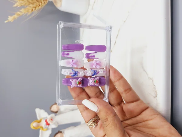 ناخن مصنوعی با مواد کاشت درجه ۱ طرح خرسی و پروانه ای شیک و خاص (به همراه پک اختصاصی)