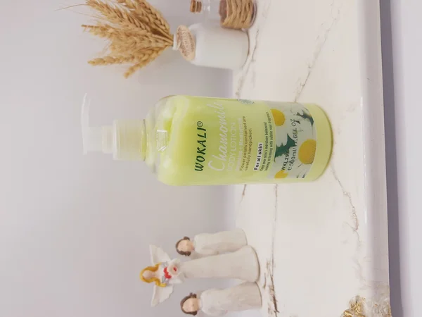 لوسیون روشن کننده و آبرسان رایحه بابونه برند وکالی حجم 500 میل کد WKL297