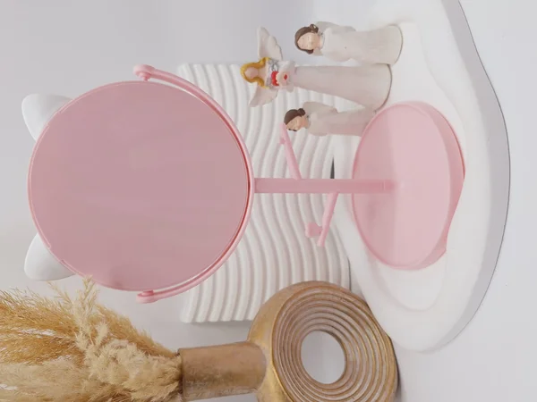 آینه گرد رومیزی مدل استندجواهرات طرح گربه رنگ صورتی