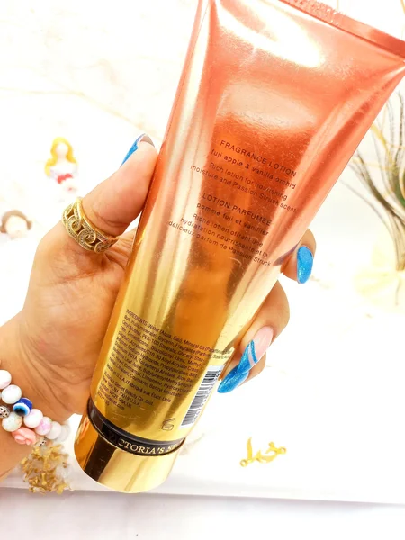 لوسیون معروف مرطوب کننده بدن 236 میل Panion Stuck برند ویکتوریا سکرت کد 6342| پخش عمده