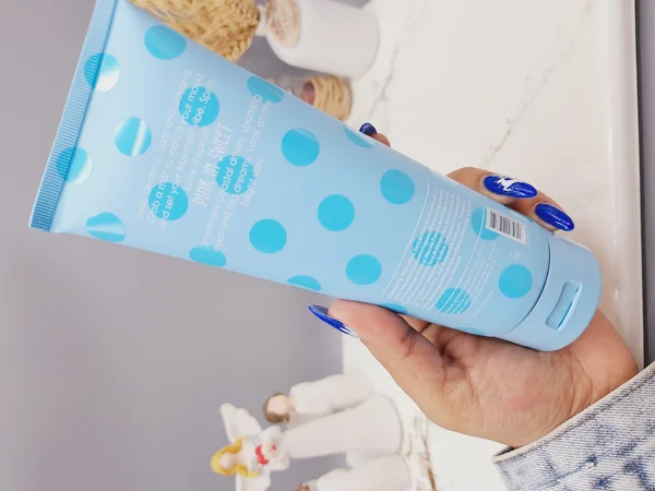 لوسیون عطری خال خالی فوق العاده خوشبو و آبرسان برند PINK IN SWEET حجم 236 گرم مدل Mad &amp; Vivid کد 6351