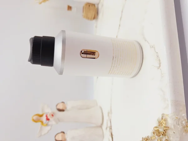 بادی اسپلش خوشبوو و ماندگار مدل 212 VIP (جلد سفید)