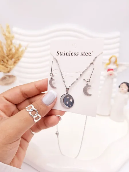 ست گوشواره و گردنبند طرح ماه و ستاره نقره ای استیل