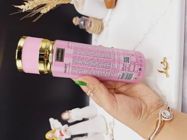 اسپری خوشبو کننده زنانه SURPRISE برند گلکسی GALAXY کد B9974