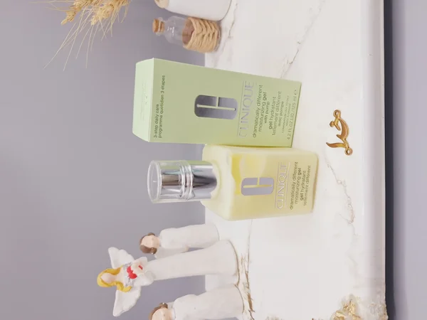 ژل آبرسان کلینیک مناسب پوست چرب و مختلط حجم ۱۲۵ میلی لیتر کد 2285