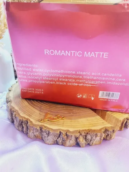 ریمل پرطرفدار پوکه صورتی رومانتیک مات Romantic Matte کد HB8308