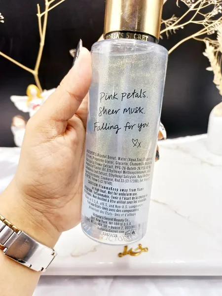 بادی اسپلش 250 ml شاین دار ویکتوریا سکرت مدل Love Addict Shimmer اورجینال