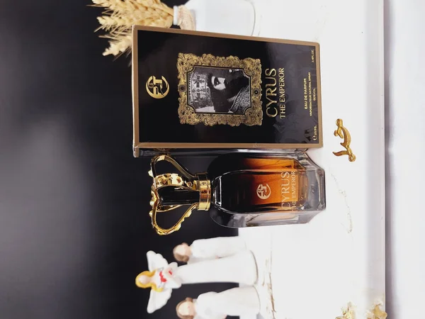 ادکلن ۱۰۰ میل طرح امپراطور کوروش کبیر اماراتی کد 7309