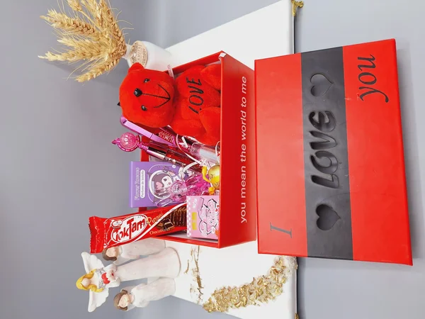 باکس کادویی ولنتاین زنانه شیک مدل چهارم