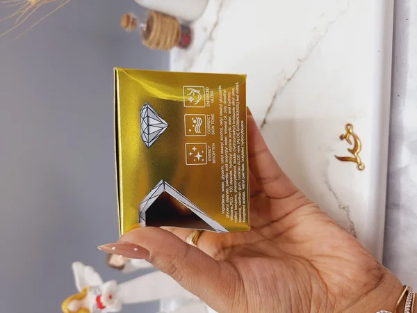 کرم کاسه ای مراقبت از پوست و سفید کننده برند HEAVEN DOVE کارتن طلایی کد HD_1061A