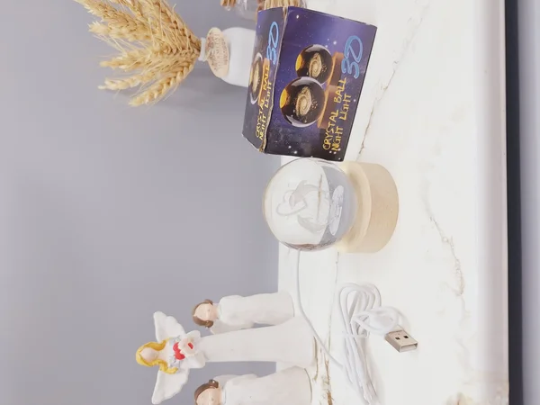 گوی کریستالی چراغدار با پایه چوبی (مناسب چراغ خواب) ارسال طرح رندم