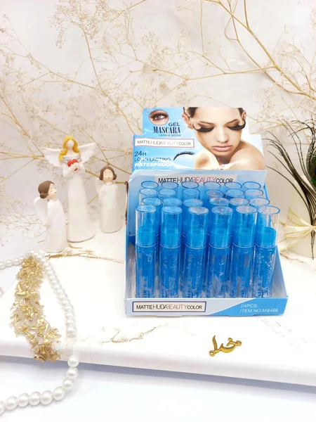 ژل حالت دهنده مژه و ابرو مات هدا بیوتی MATTE HUDA BEAUTY (آبی) کد M8466