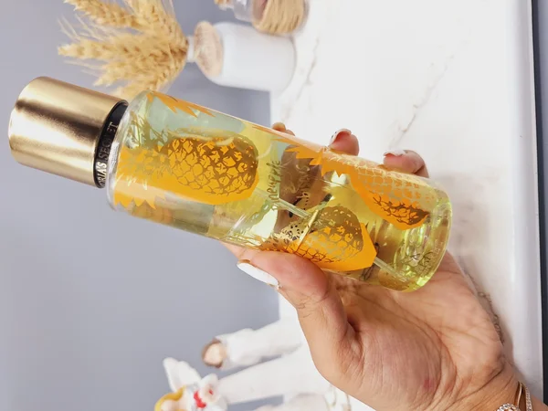 بادی اسپلش 250 ml شاین دار ویکتوریا سکرت مدل Squeeze of pineapple اورجینال