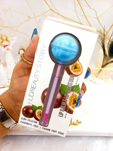 برق لب و بالم لب آبنباتی انجیر هدا بیوتی استوری HUDA BEAUTY STORY