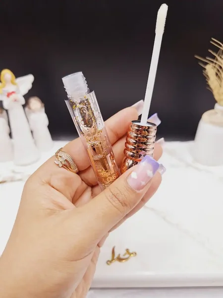 برق لب و لیپ گلاس  بزند فلورمار fflarmarکد 5673