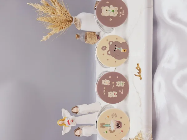 آینه آرایشی مدل دایره ای طرح خرس آبمیوه خور بامزه