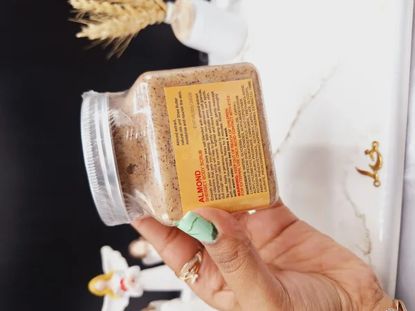 اسکراب و نمک بدن با عصاره بادام برند اور روزا EVER ROSA کد ER90011