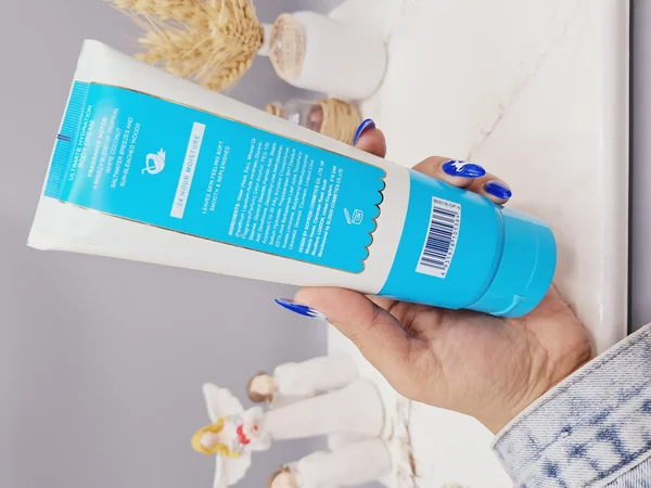 لوسیون عطری فوق العاده خوشبو و آبرسان برند PINK IN SWEET حجم 236 گرم مدل COCONUT LATTE COFFEE کد 5364